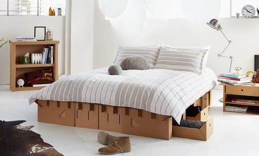 Một chiếc giường ngủ đẹp làm từ thùng carton