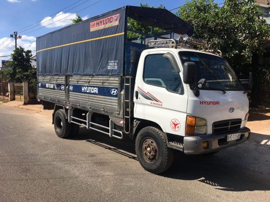 xe tải chở hàng quận Bình Tân