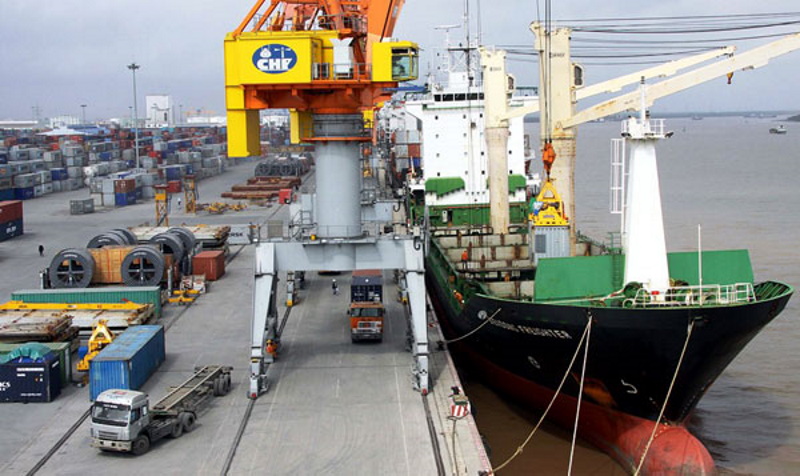 Vận chuyển hàng hóa container tại cảng